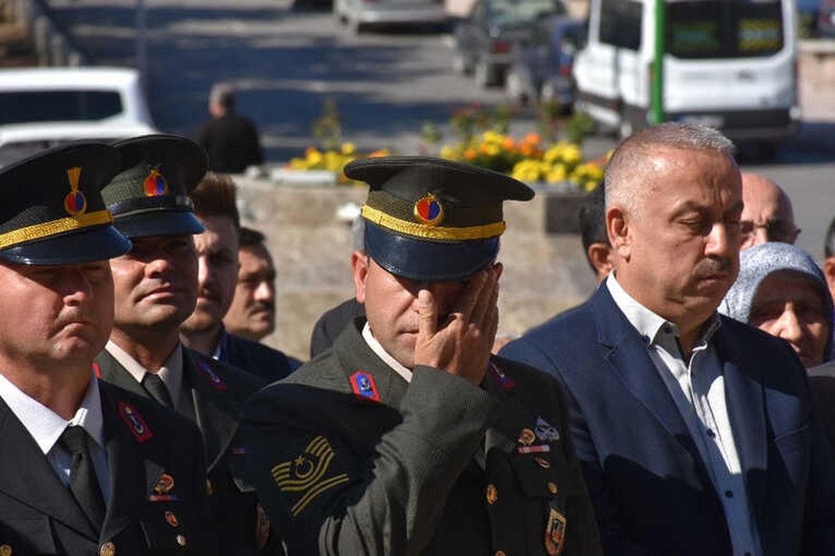 Tosya\'da Gaziler Gününde Belediye Başkanı ve Komutanın Gözyaşları Damga Vurdu