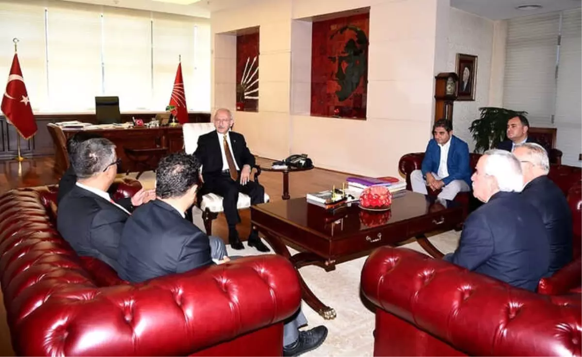 Türkiye Harp Malulü Gaziler Şehit Dul ve Yetimleri Derneğinden Kılıçdaroğlu\'na Ziyaret