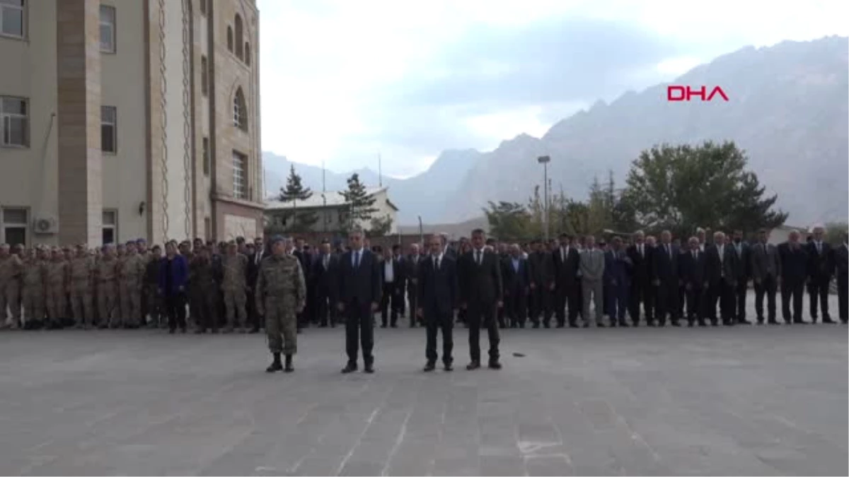 Van Vali, Kore Gazisini Evinde Ziyaret Edip, Makam Aracıyla Törene Getirdi-2