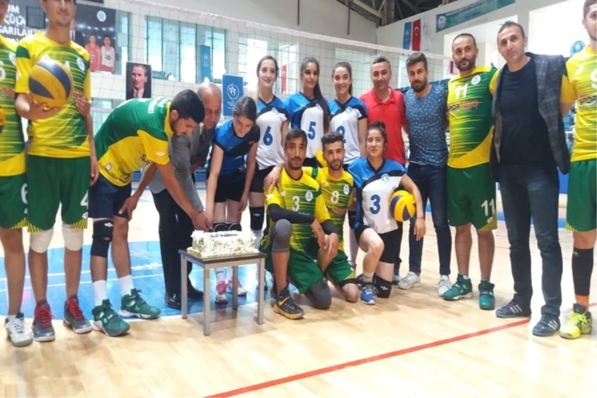 Voleybolculardan Sezon Açılışı