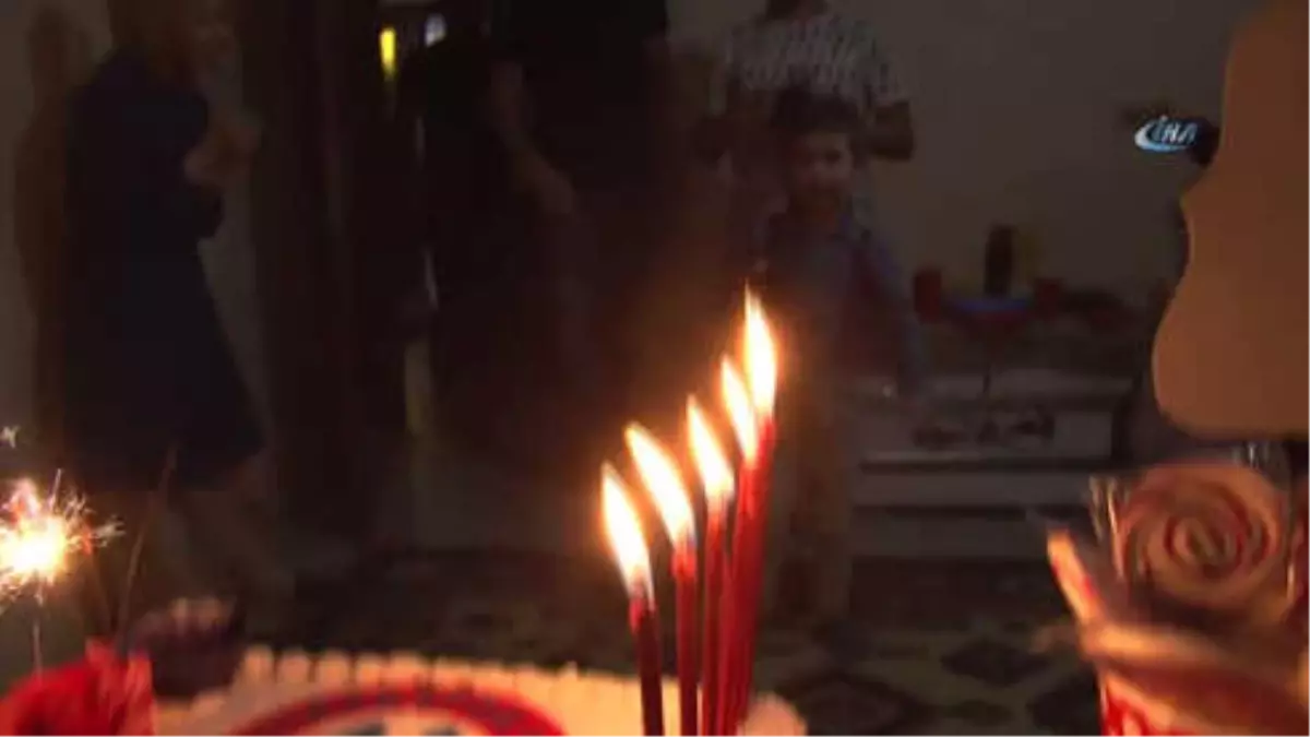 5 Yaşındaki Ömer Kayra Ayyıldız\'a Tuttuğu Takımdan Doğum Günü Sürprizi