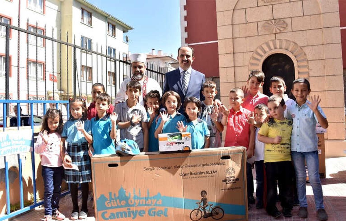 Başkan Altay, Çocukların Bisiklet Mutluluğuna Ortak Oldu