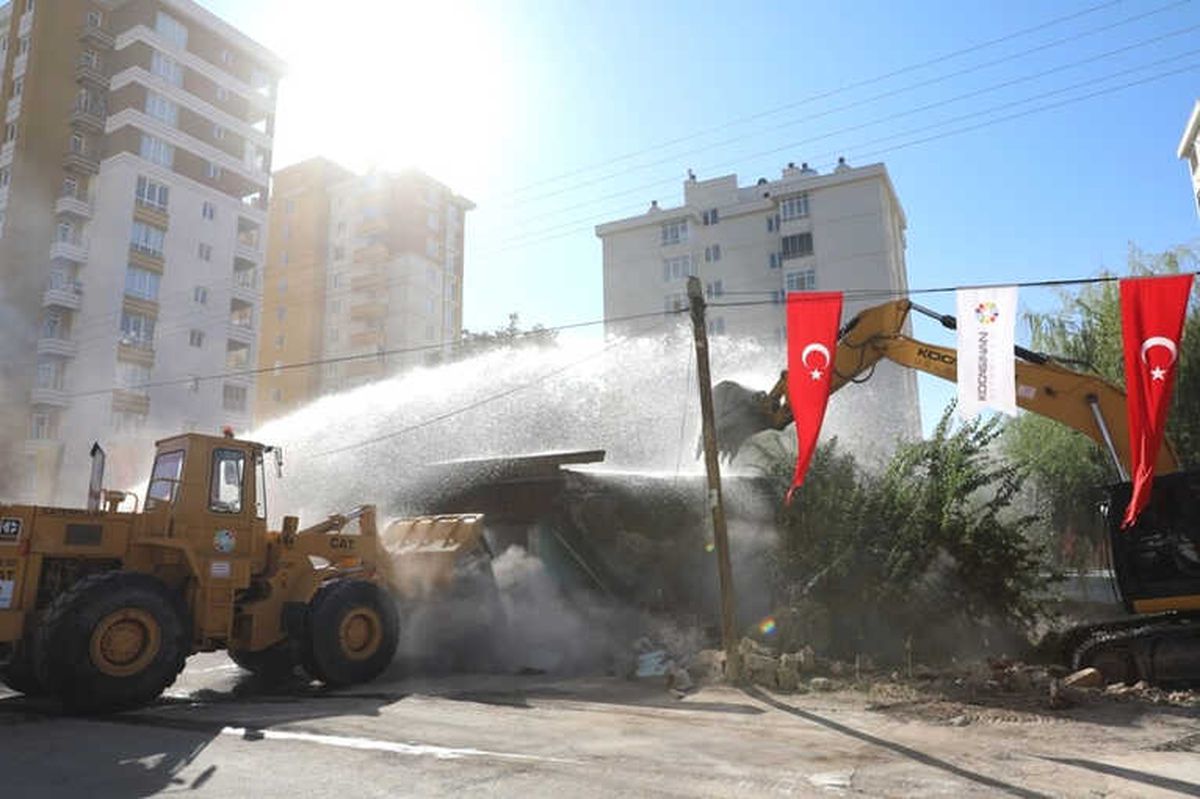 Başkan Çolakbayrakdar, "Kentsel Dönüşüm Vatandaşların Güveniyle Hız Kazandı"