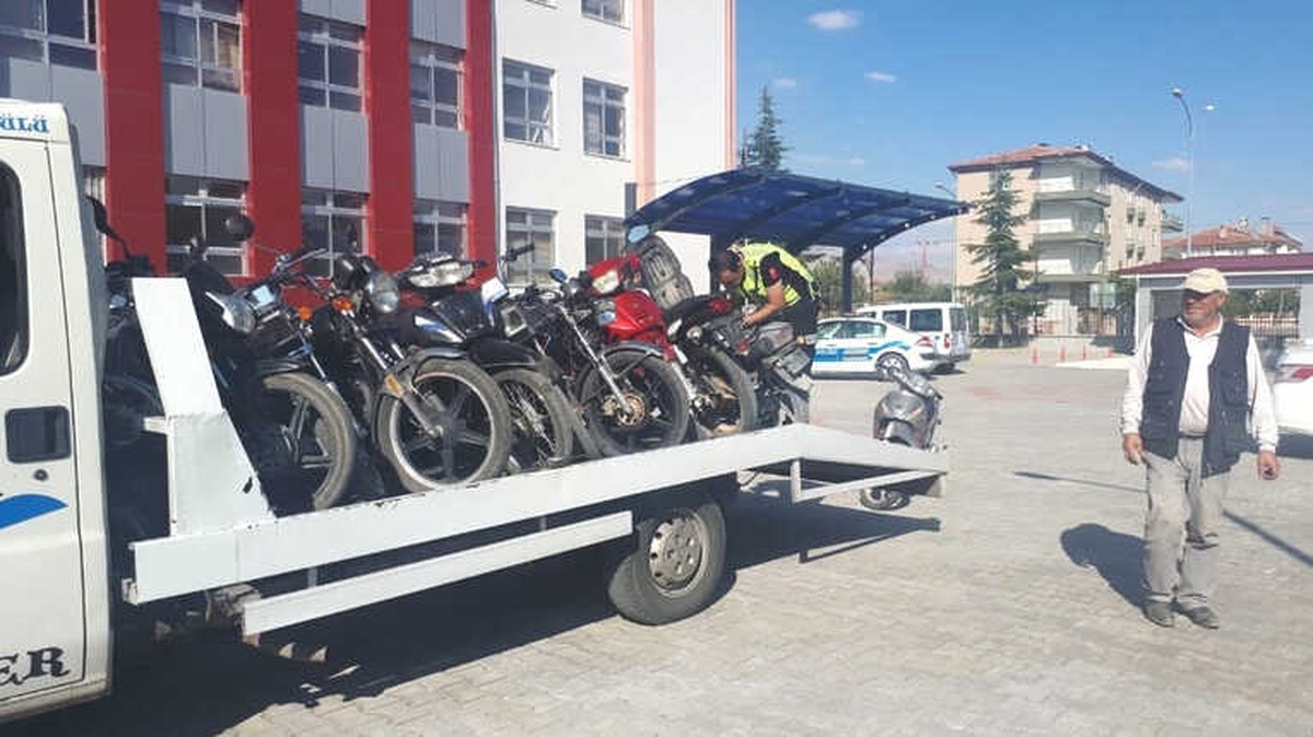 Bolvadin\'de Motosiklet ve Otomobil Denetimleri