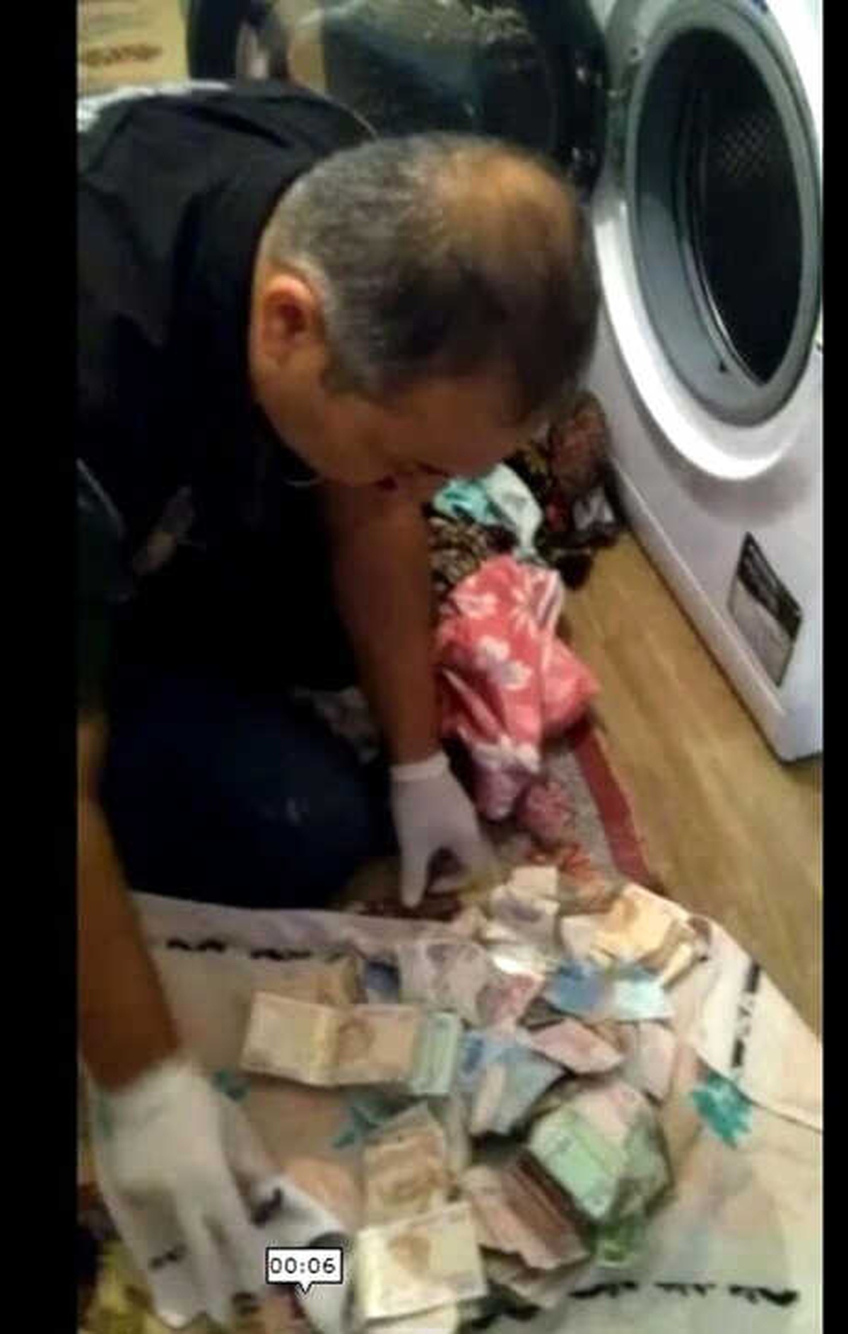 Çamaşır Makinesi İçinden Uyuşturucu Çıktı