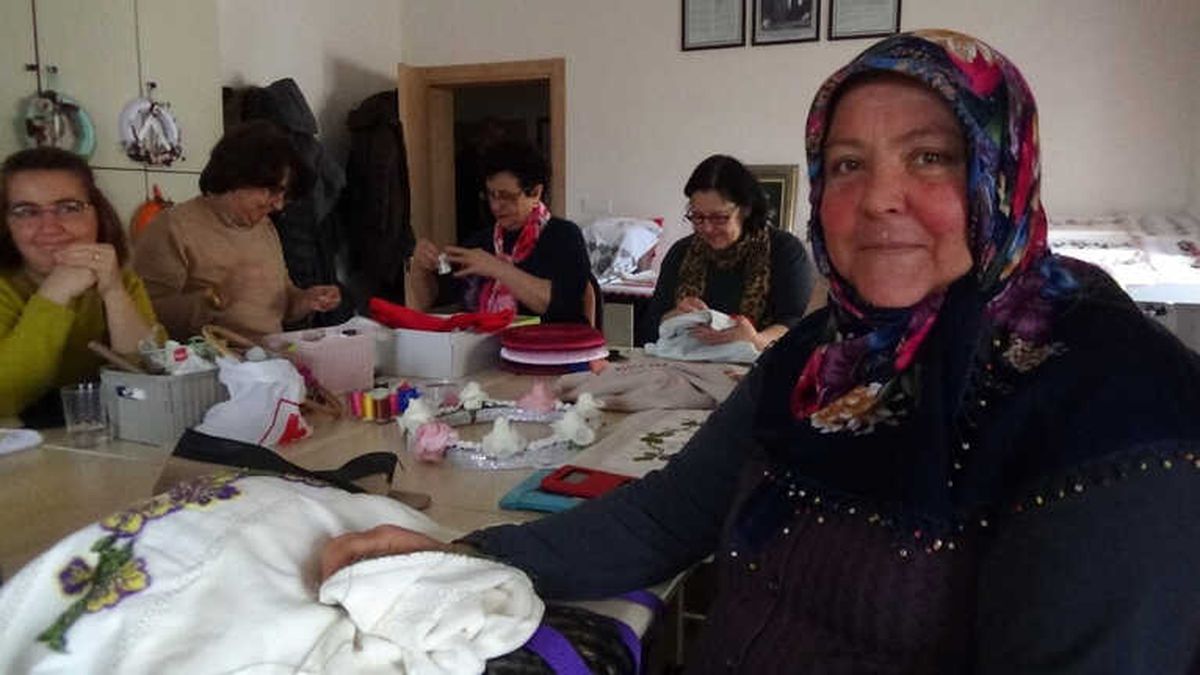 Edirne Halk Eğitim Merkezi\'ndeki Kurslara Kadınlardan Yoğun İlgi