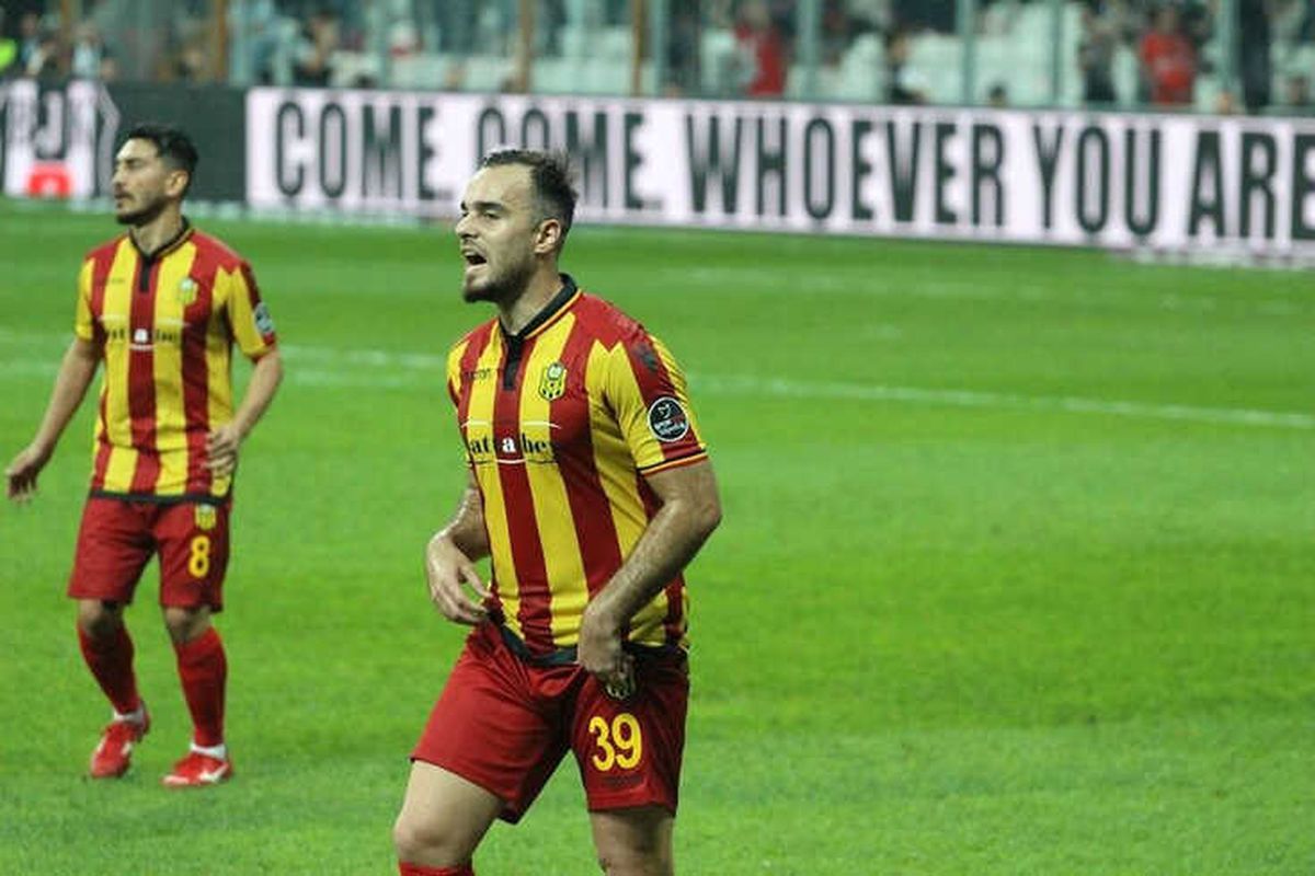 Erkan Kaş\'a Kulübe Yolu Gözüktü