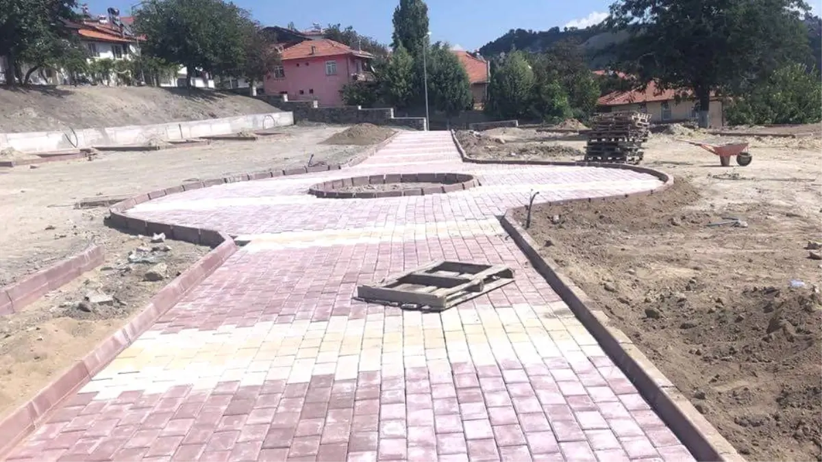 Eskigediz\'de Peyzaj ve Kilitli Parke Taşı Çalışmaları