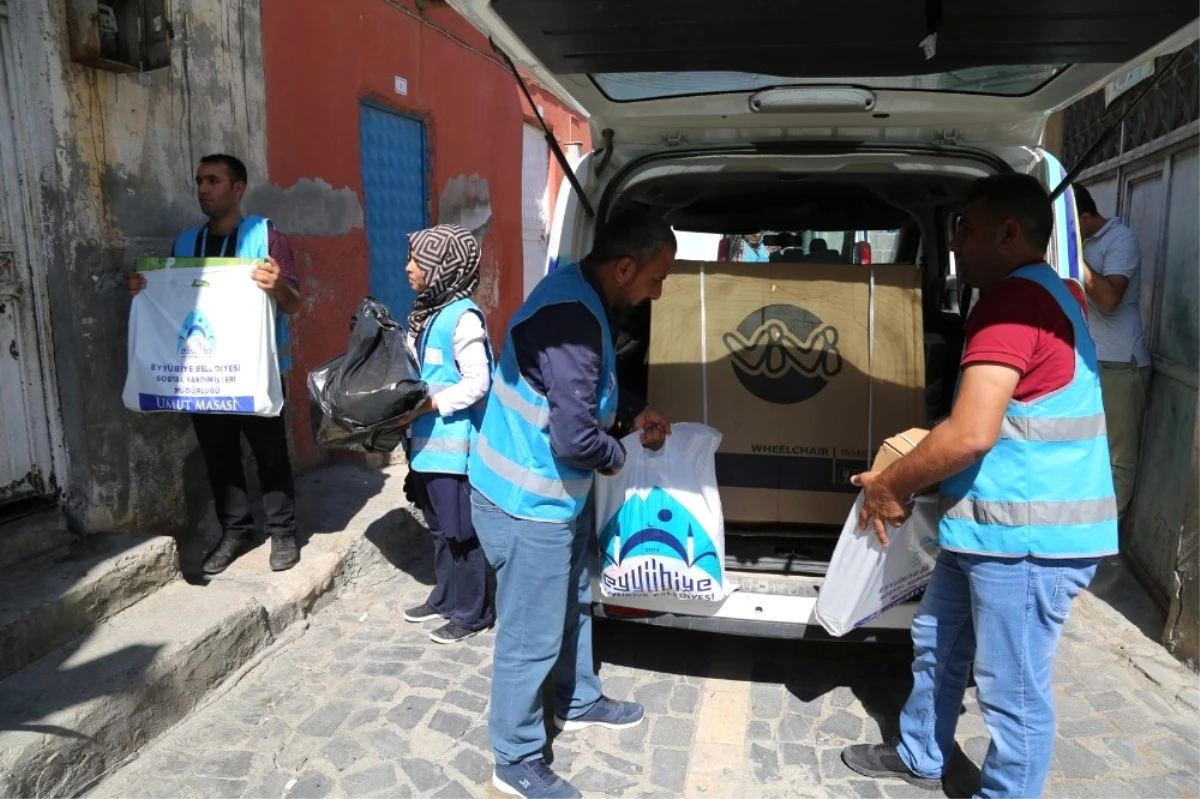 Eyyübiye Belediyesi, Muhtaç Ailelere Yardımlarını Sürdürüyor