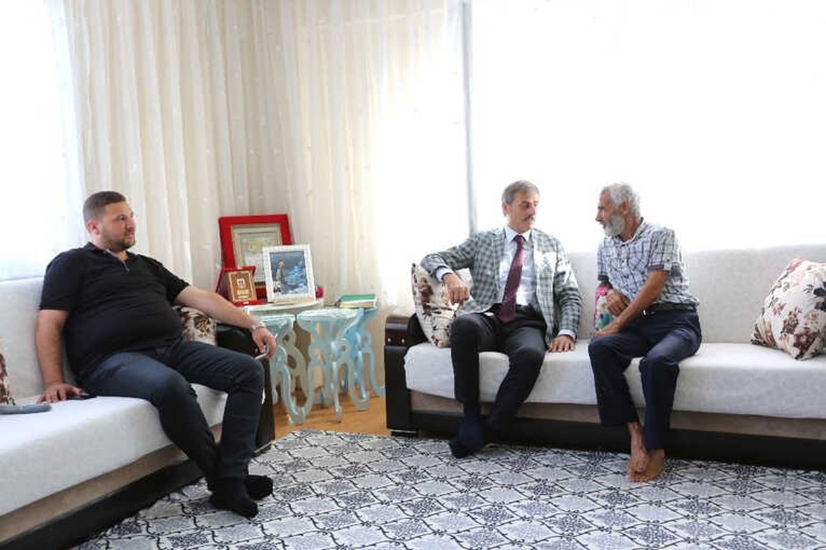 Hac\'dan Gelen Şehit Ailesine Ziyaret