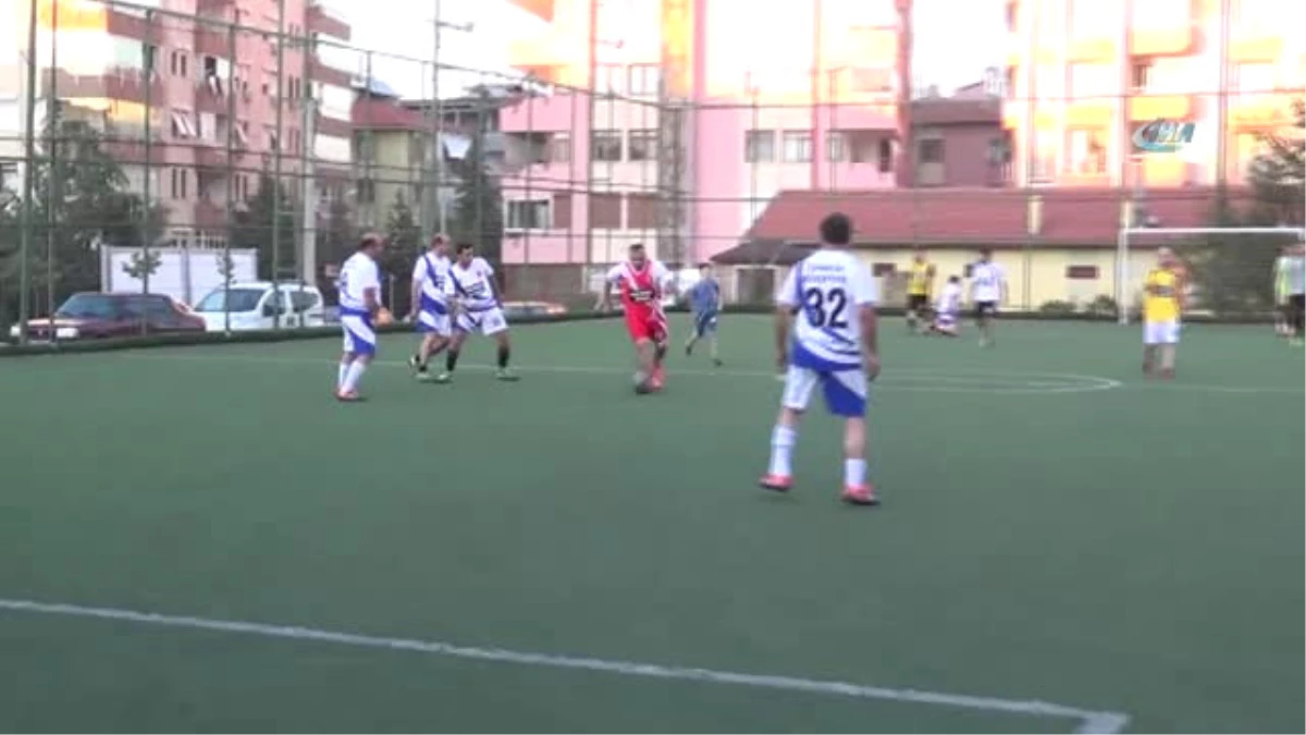 Isparta Valisi Gazilerle Futbol Maçı Yaptı