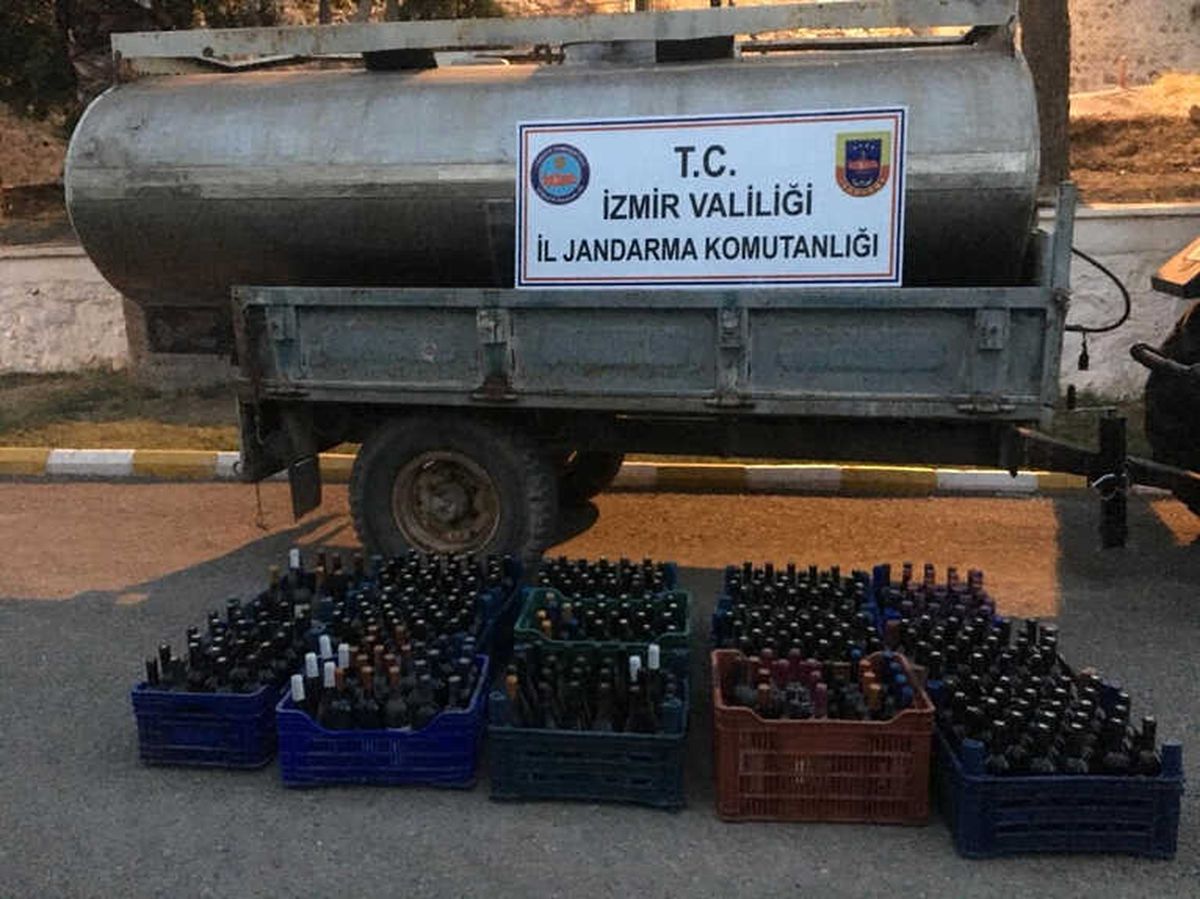 İzmir\'de Kaçak İçkiye Büyük Darbe