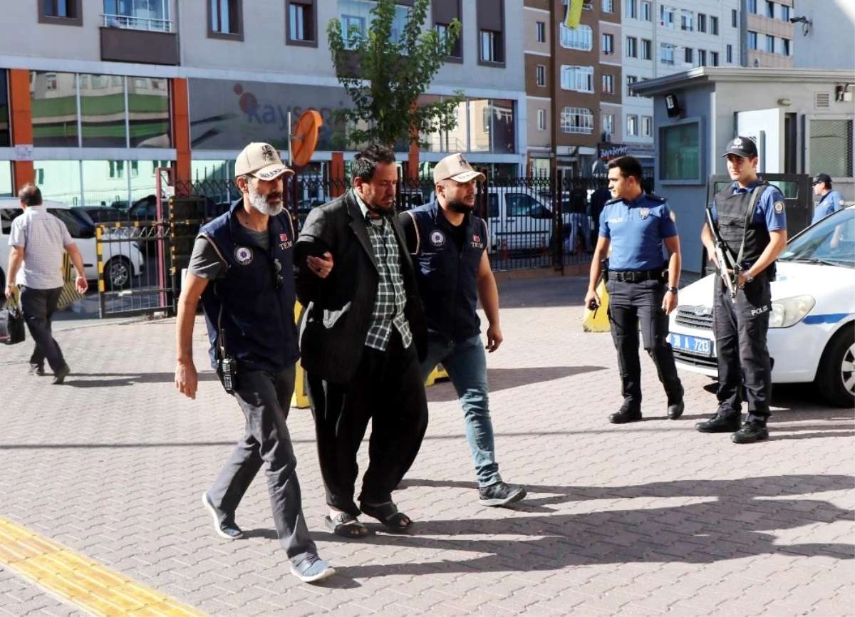 Kayseri\'de Yakalanan Deaş\'ın Sözde Sincar Askeri Emiri ve Oğlu Tutuklandı