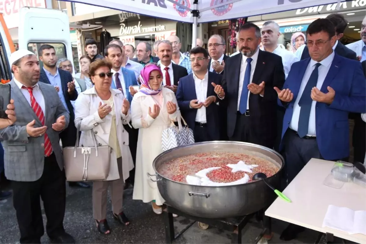 Kılıç: "Aşure Günümüzün Barış, Kardeşlik ve Huzura Vesile Olmasını Diliyorum"