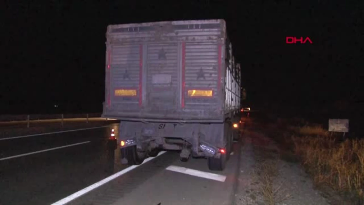 Konya Otomobil, Tır\'a Çarptı 2 Kişi Öldü