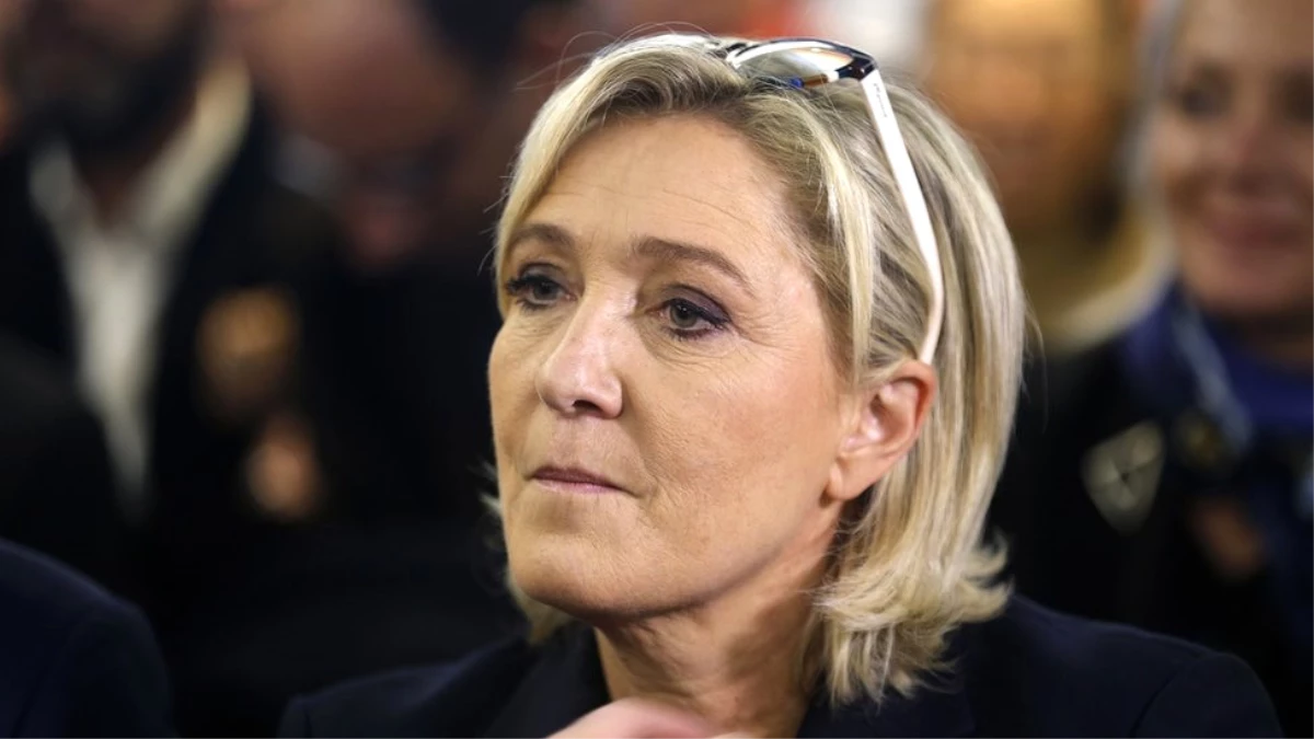 Işid\'in İnfaz Fotoğraflarını Paylaşan Fransız Aşırı Sağcı Lider Le Pen\'i Mahkeme Psikologlara...