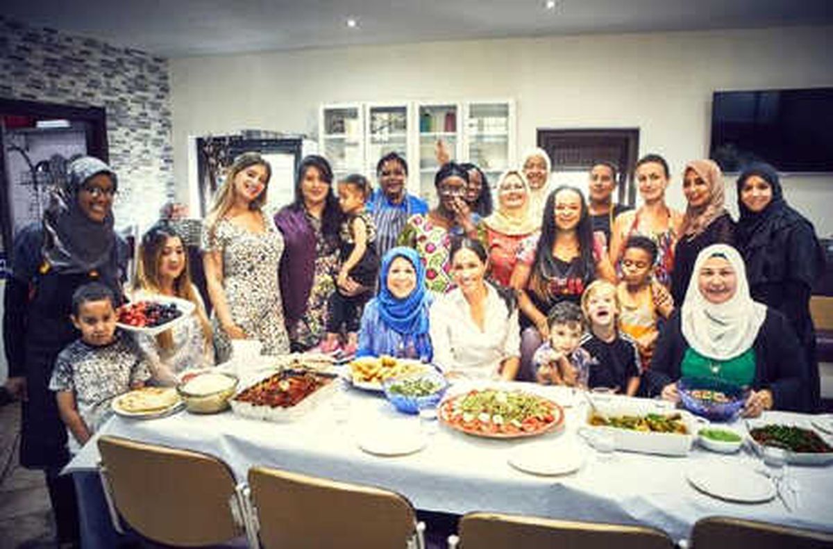 Meghan Markle\'dan Grenfell Kulesi Kazazedelerine Destek İçin Yemek Kitabı