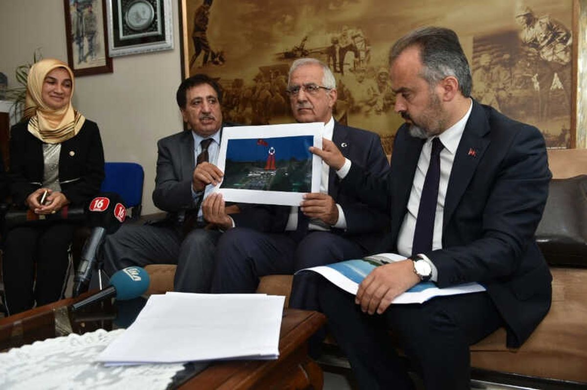 Mihraplı\'ya Şehitlik Anıtı