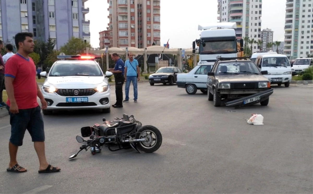 Otomobil Elektrikli Bisikletle Çarpıştı: 1 Yaralı