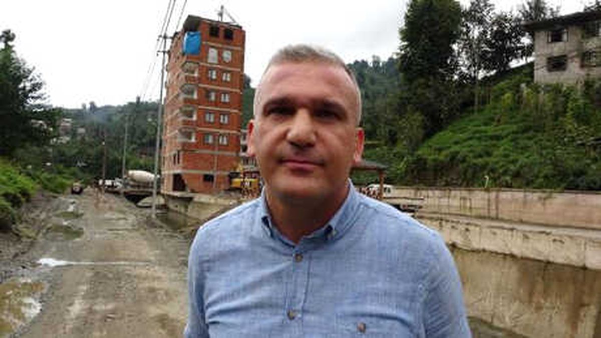 Rize\'de Dere Yatağındaki 7 Katlı Apartmana Yıkım Kararı (2)