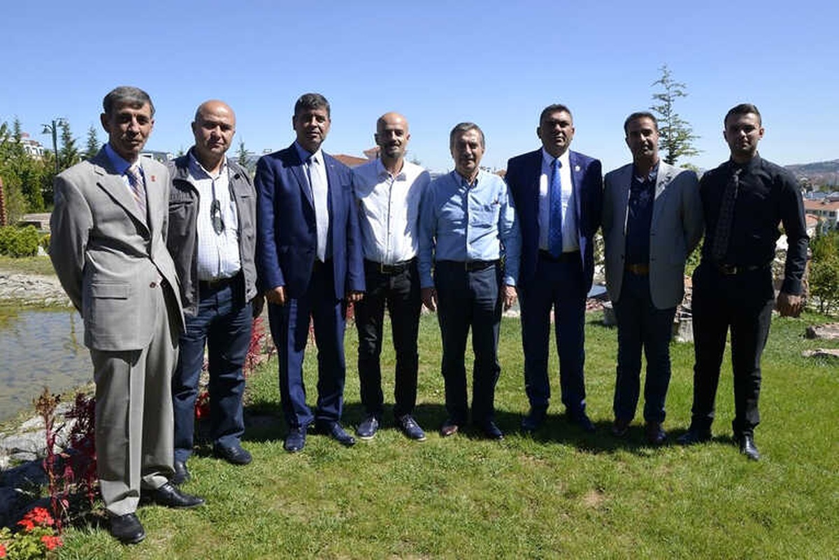 Tepebaşı Belediyesi\'nden Şehit ve Gazi Aileleri Onuruna Yemek