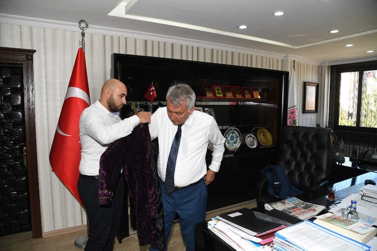 Türkmenlerden Başkan Günaydın\'a Selam ve Teşekkür
