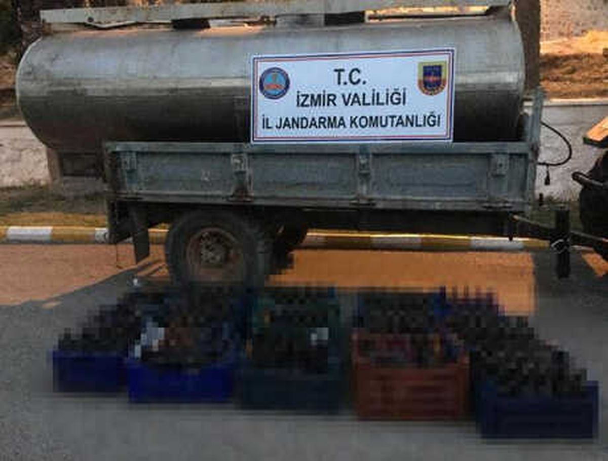 Urla\'da 6 Bin Litre Kaçak Üretim Şarap Ele Geçirildi