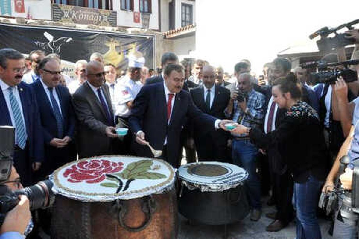 Afyonkarahisar\'da 500 Yıllık Aşure Geleneği