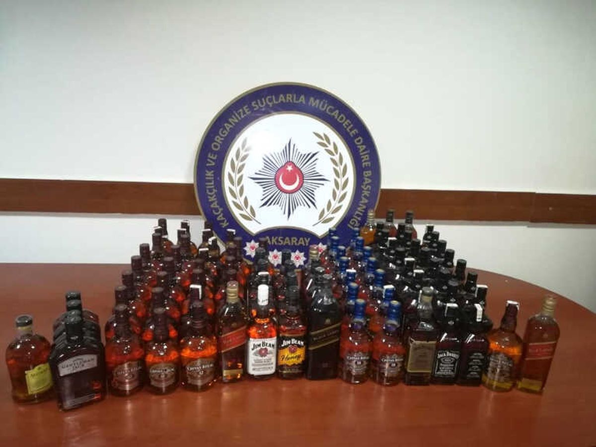 Aksaray\'da Sahte Bandrollü Kaçak İçki Operasyonu