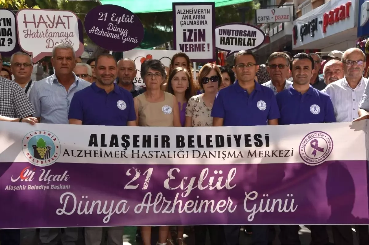 Alaşehir Belediyesi\'nden Alzheimer Günü Etkinliği