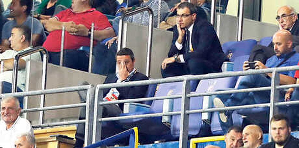 Ali Koç Yıkıldı