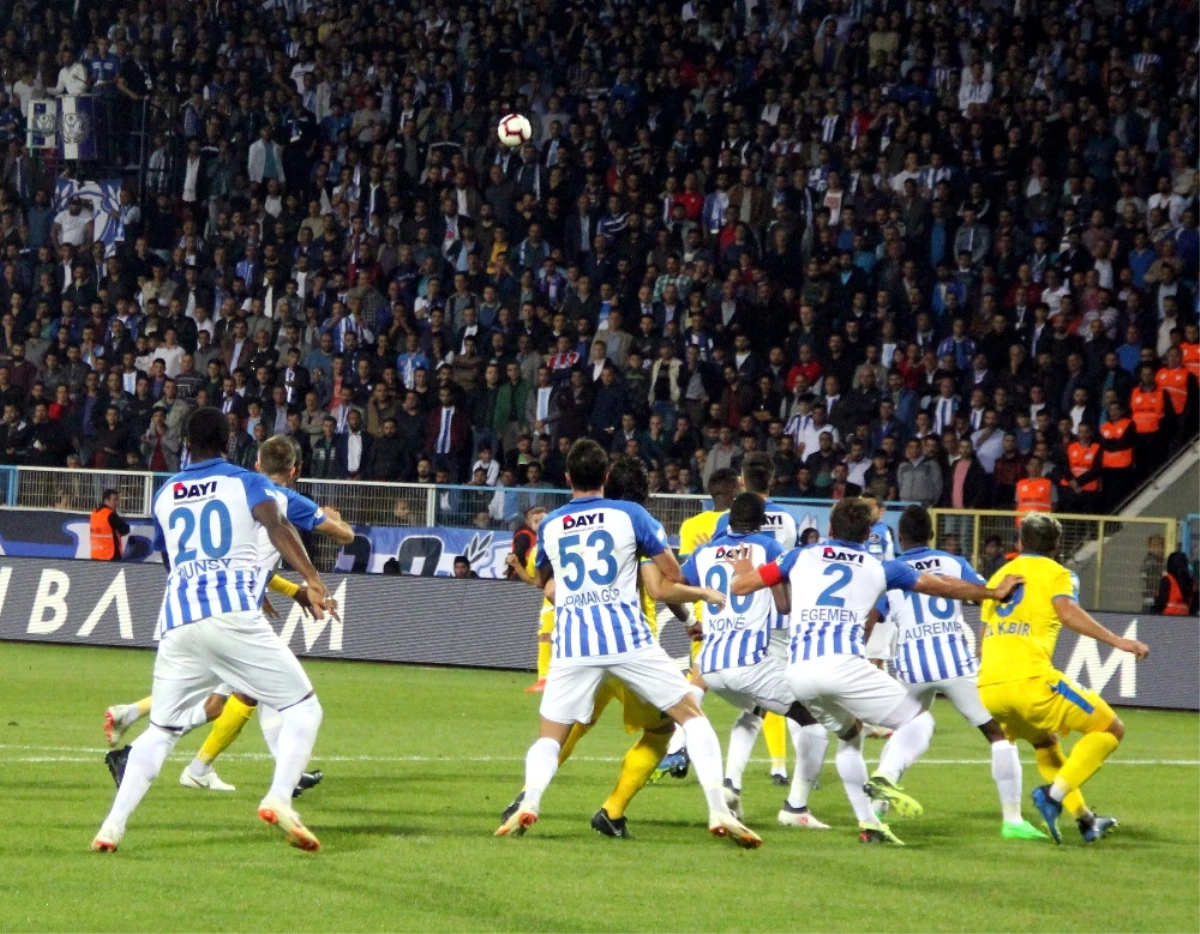 Ankaragücü 10 Kişiyle 3 Puanı Kaptı