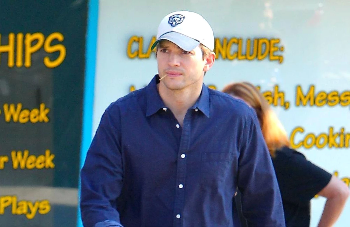 Ashton Kutcher Aracıyla Bir Gence Çarptı!