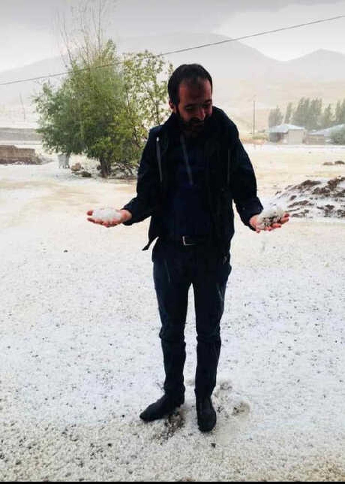Başkale\'de Dolu Yağışı Etkili Oldu