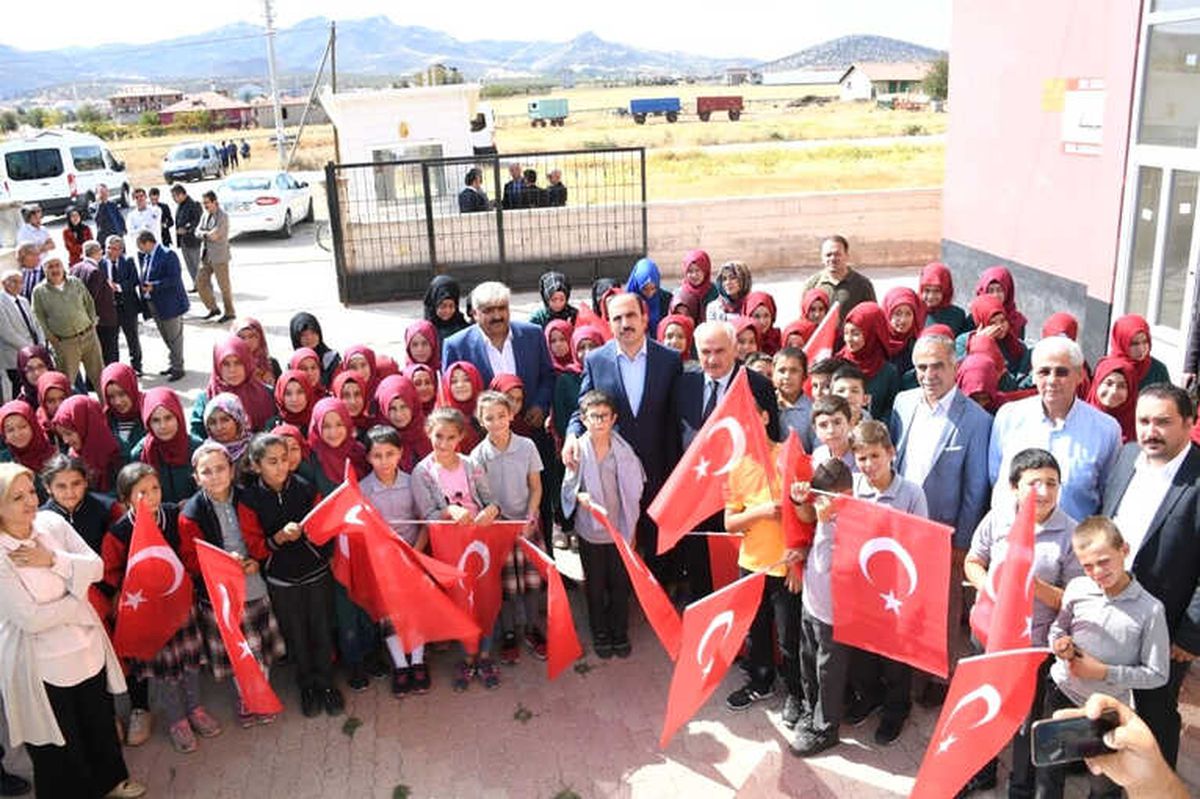 Başkan Altay: "İlçelerin Standardını Yükseltmek İçin Çalışıyoruz"