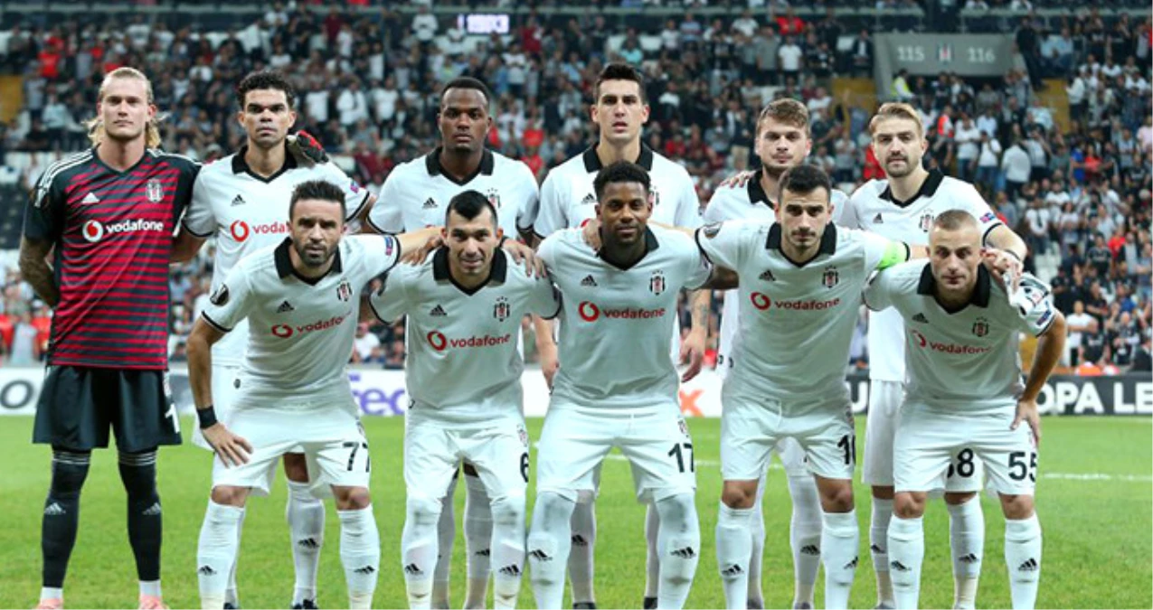 Beşiktaş Teknik Direktörü Şenol Güneş, Fenerbahçe Derbisinde Santrafor Pozisyonunda Kimi Oynatacağı Konusunda Kararsız