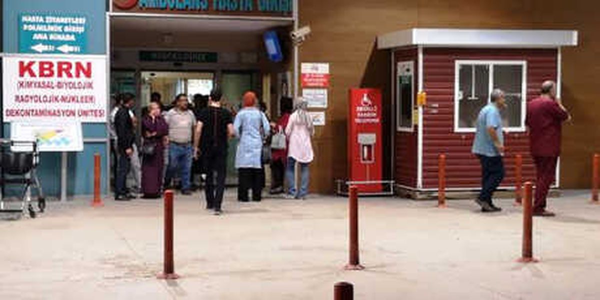 Bursa\'da 8 İşçi Gıda Zehirlenmesi Şüphesiyle Hastaneye Kaldırıldı