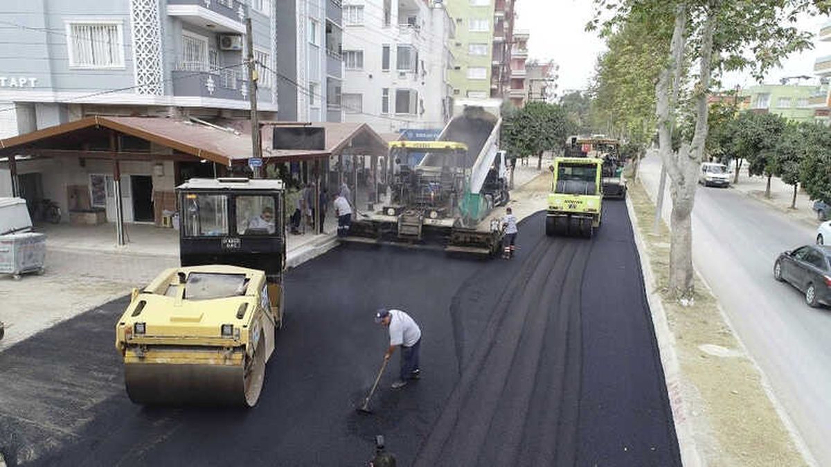 Büyükşehir\'den Ceyhan\'da Asfalt Çalışması