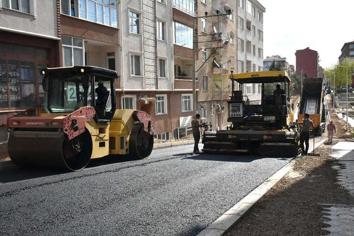 Çorlu\'da Erdal İnönü Caddesi Asfaltlandı