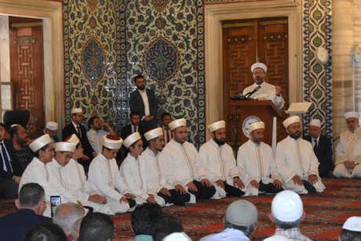 Diyanet İşleri Başkanı Erbaş: Kuran\'a Gönül Veren Gençlik Yetiştirelim