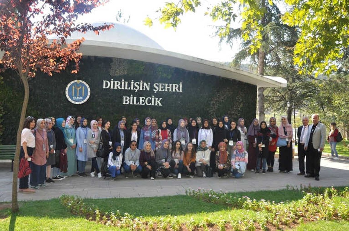 Eskişehirli Öğrenciler İçin Bilecik\'e "Kuruluştan Kuruluşa" Gezisi Düzenlendi