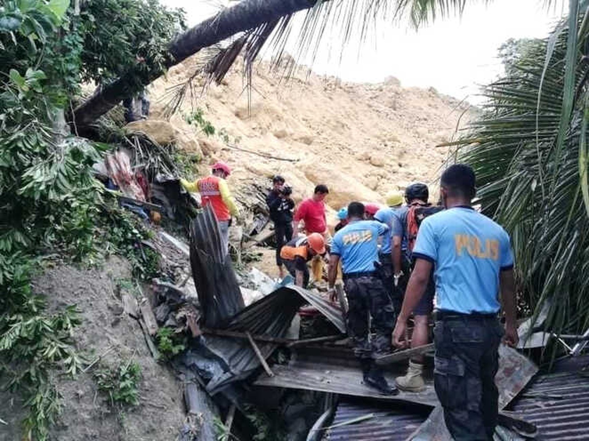 Filipinler\'deki Toprak Kaymasında Ölü Sayısı 29\'a Yükseldi