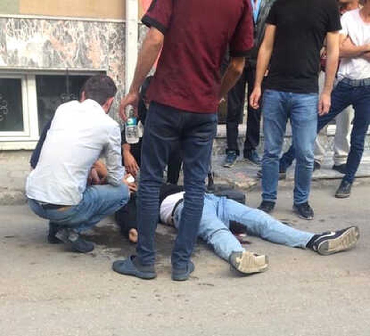 Gün Ortasında Bıçaklı Saldırı