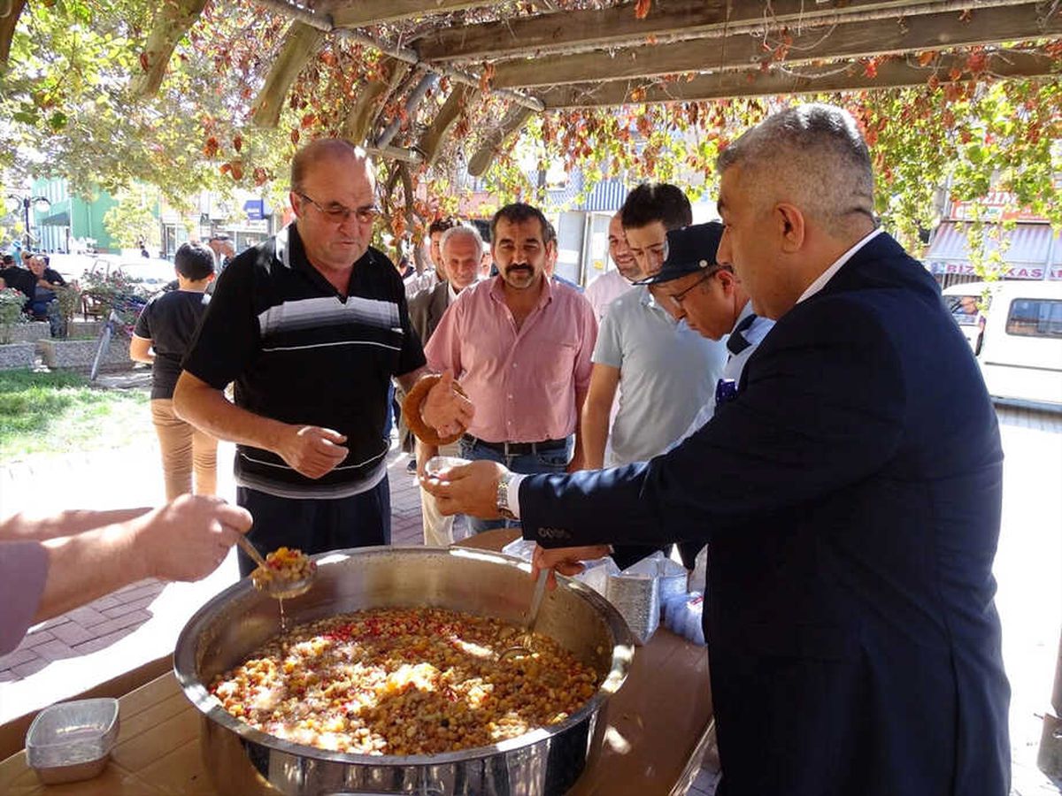 Hisarcık Belediyesinden Aşure İkramı