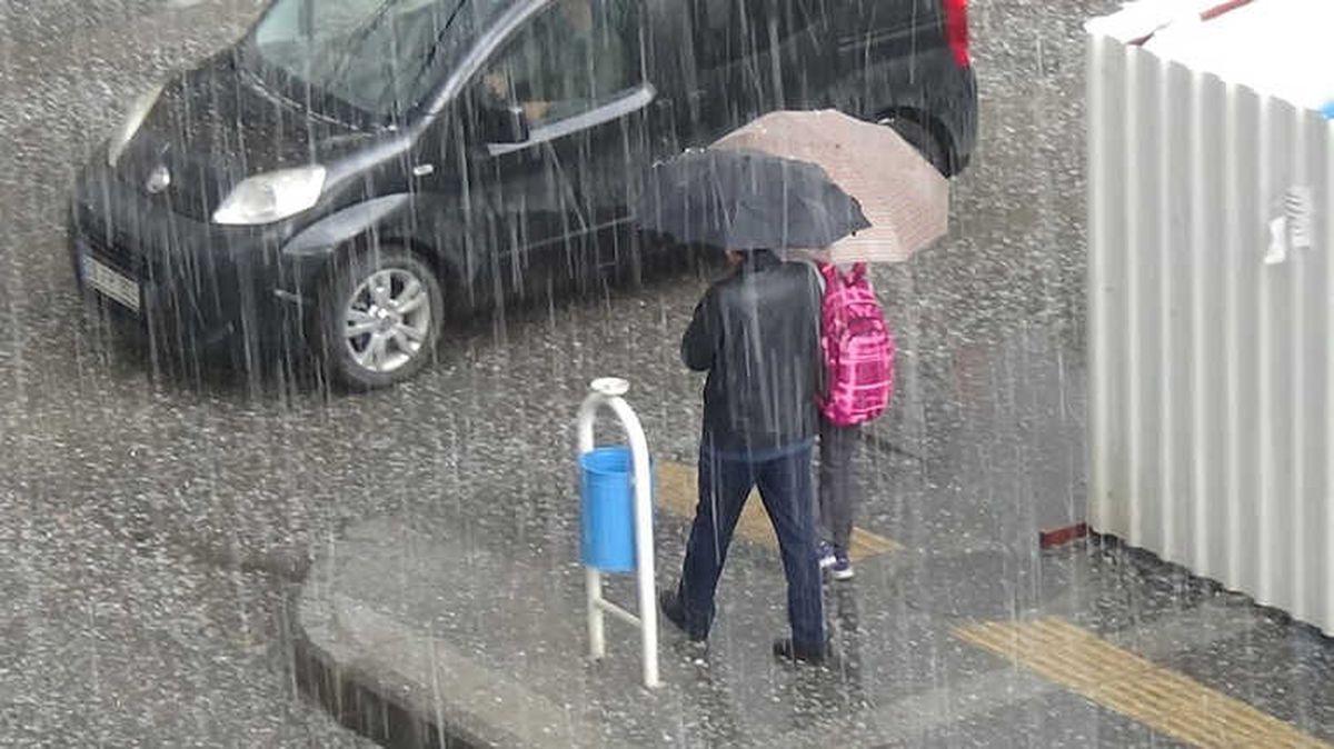 Kars\'ta Dolu Yağışı Etkili Oldu