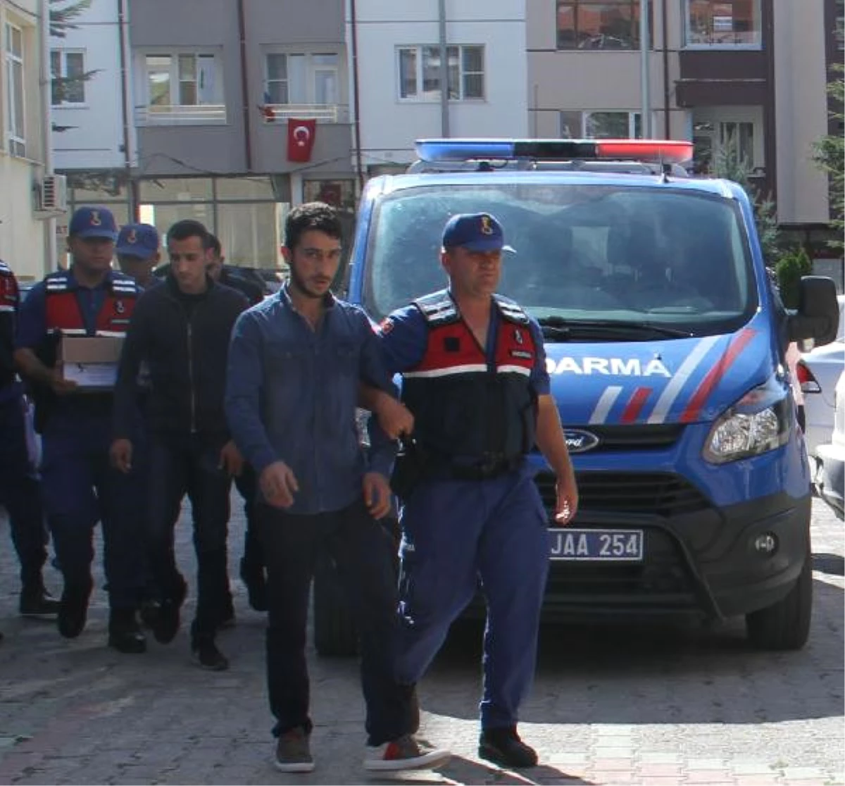 Konya\'da Silah Operasyonu: 2 Kişi Tutuklandı