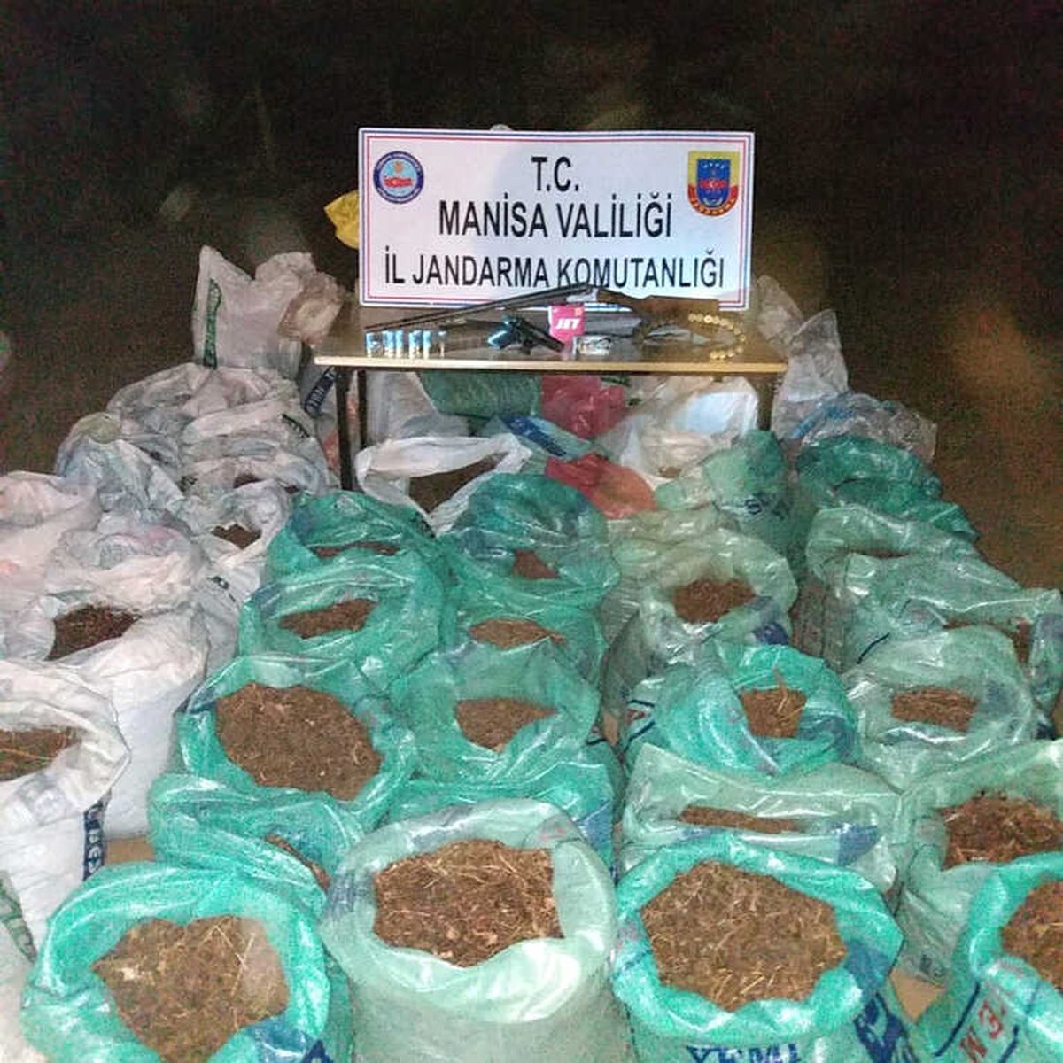 Manisa\'da Çalınan 2 Ton Kuru Üzüm Jandarma Tarafından Bulundu
