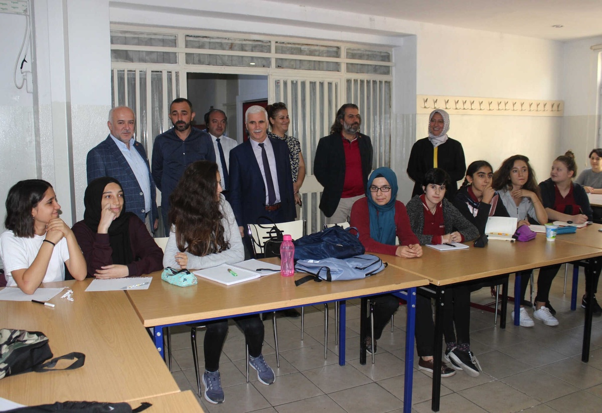 Ömer Yıldız: Gençlerimize Güvenip Desteklemeliyiz
