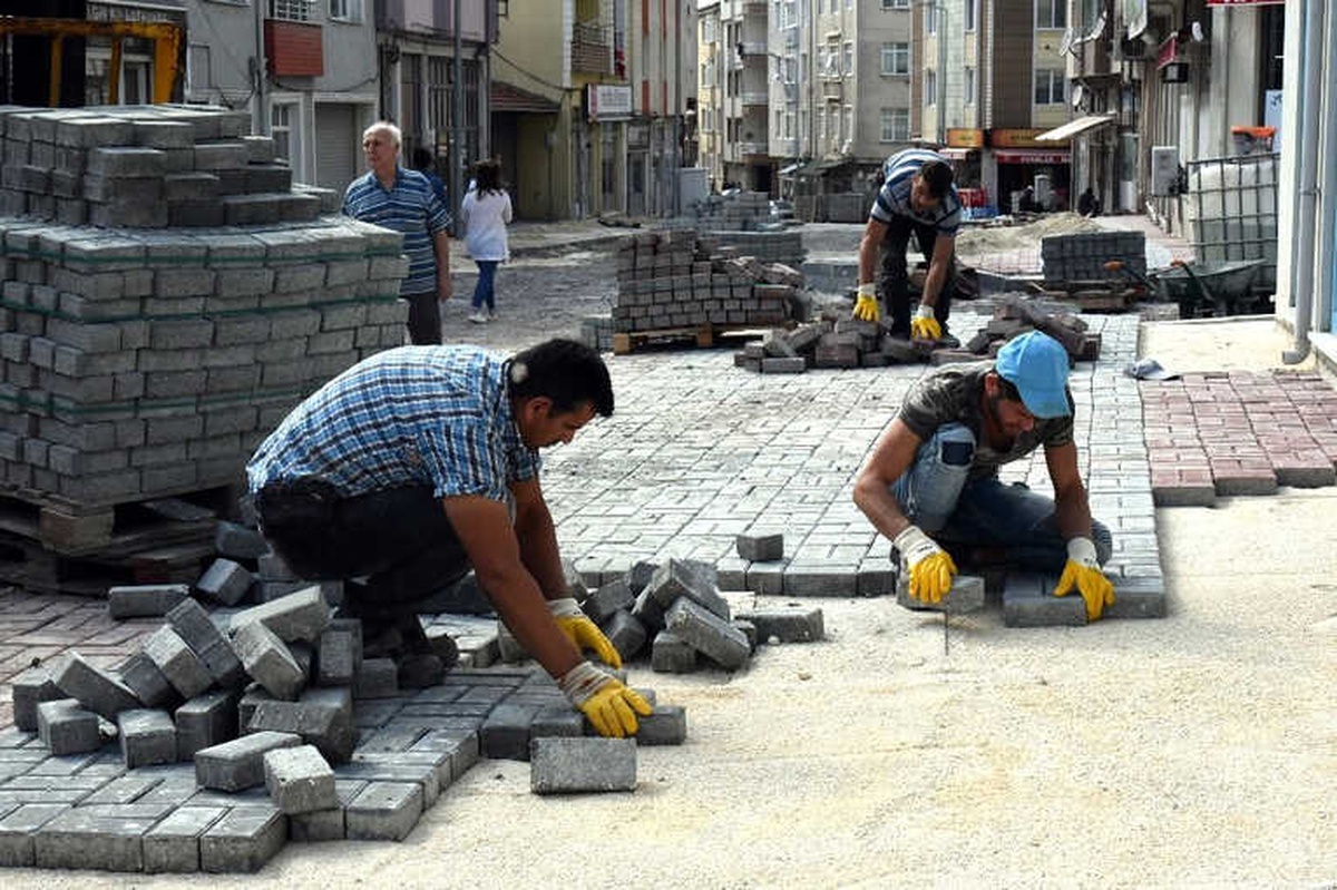 Parke Taşı Çalışmaları Reşadiye Mahallesi\'nde Devam Ediyor