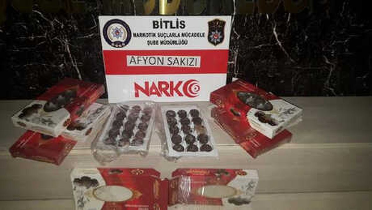 Pişmaniye Kutularında Çikolata Görünümlü Afyon Sakızı Ele Geçirildi